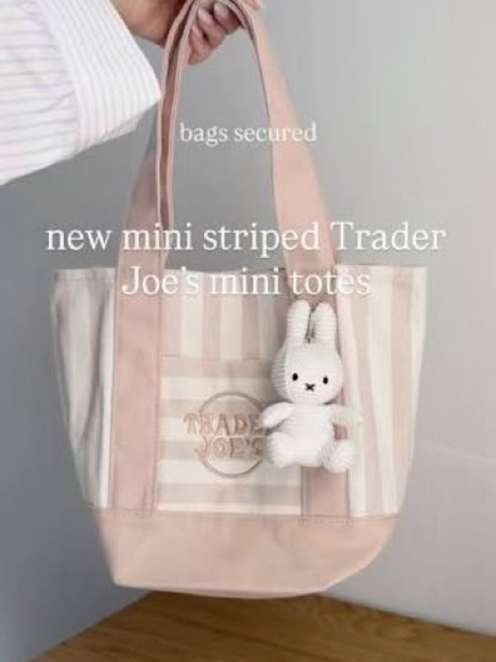 Trader Joe’s Limited Edition Pale Pink Mini Stripe Tote—Summer 2026 Collector - Picture 7 of 8